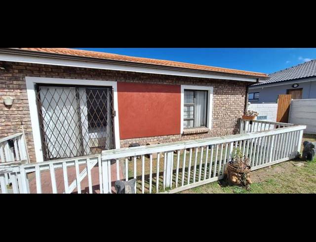 1 BEDROOM PROPERTY TO RENT IN DANA BAY